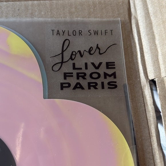 Taylor Swift Lover Live From Paris Heart Shaped Vinyl 2025 LIMITED - Picture 2 of 10